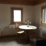 Chalet Crans-Montana דירה *